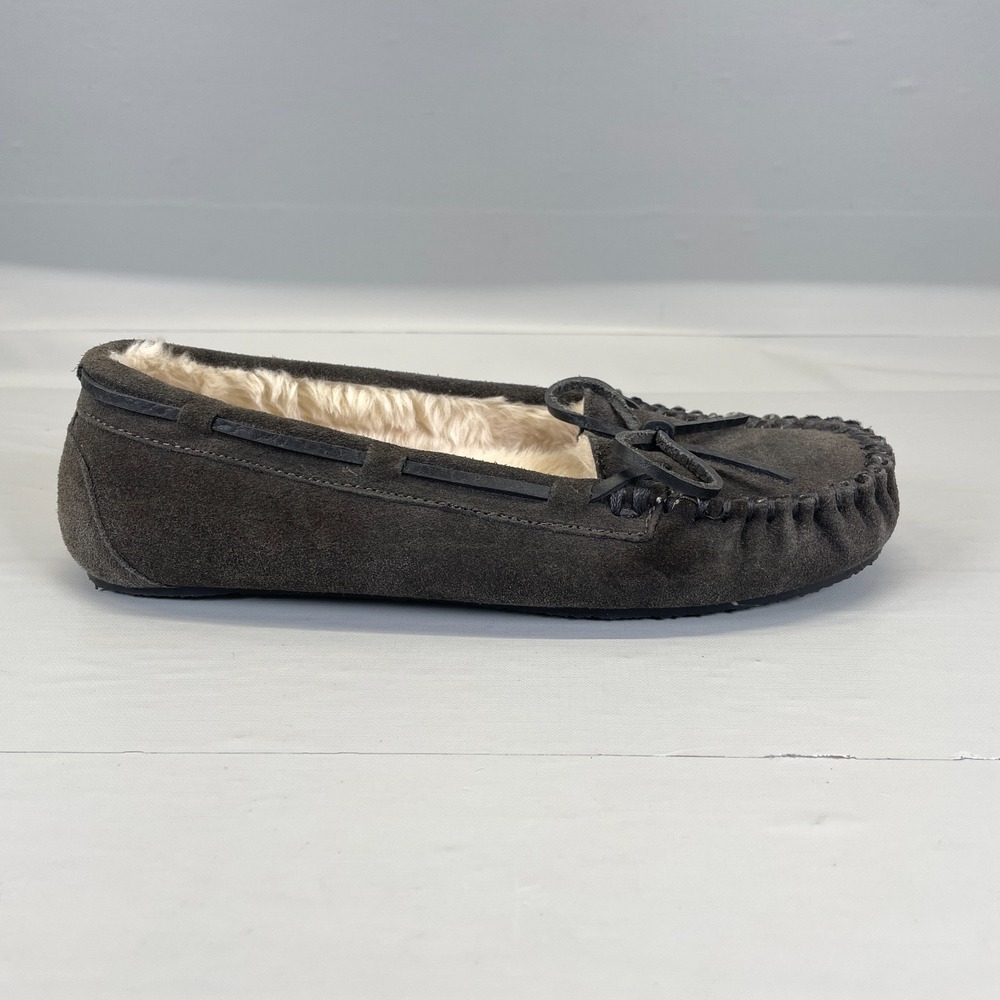 Minnetonka Cally Moccasin Slippers Womens Size 8 Dark Gray Suede Slip On Shoes